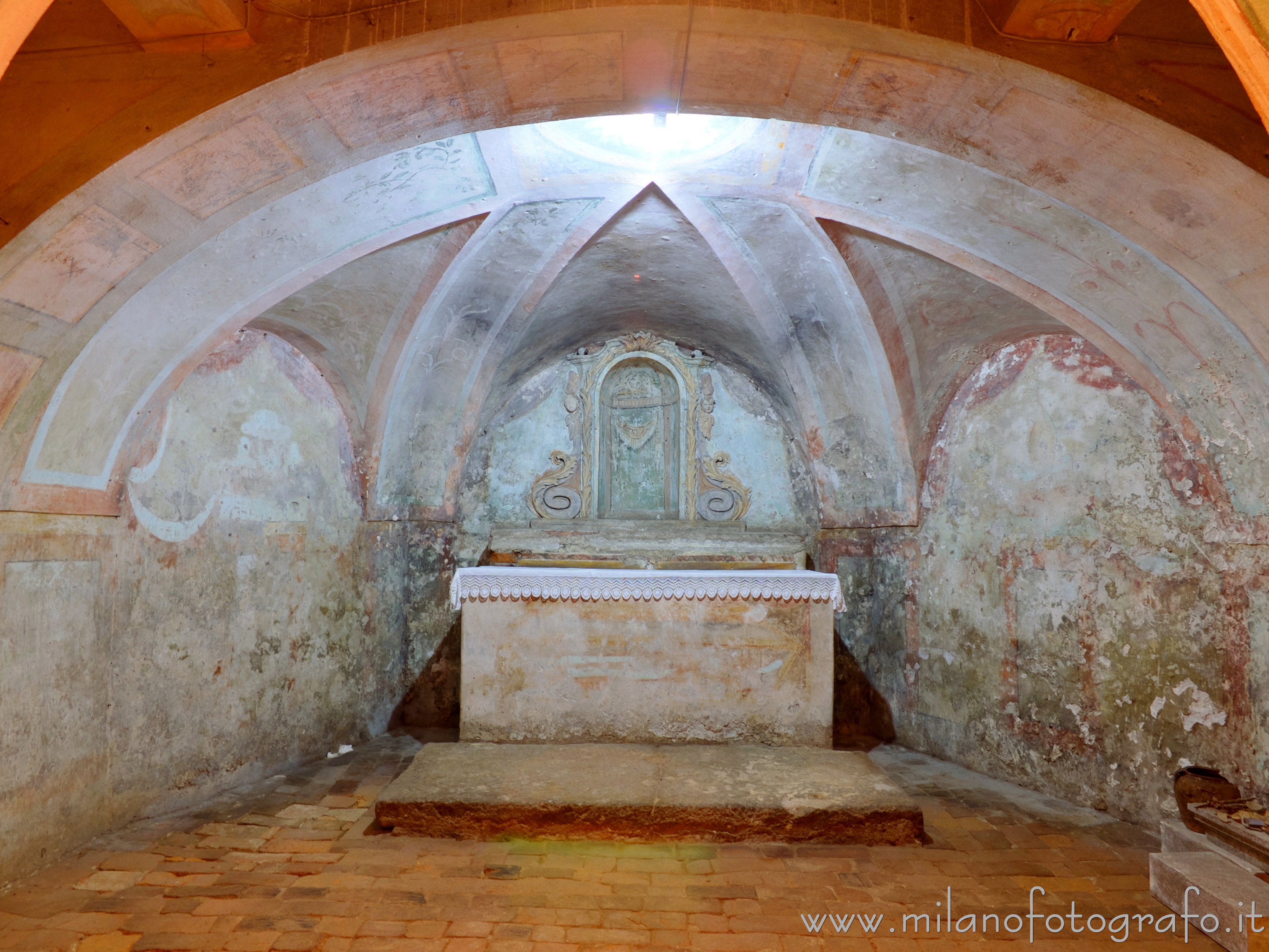 Lenta (Vercelli, Italy) - Apse of the Crypt of San Biagio in the Parish Church of San Pietro - Full resolution picture